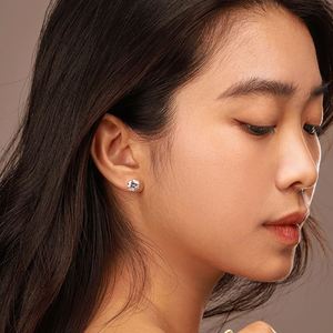 Pendientes Dylam Hipoalergénicos de Plata de Ley 925 con Baño de Rodio y Oro de 18K, con Circonita Cúbica 5A - Product Image 2