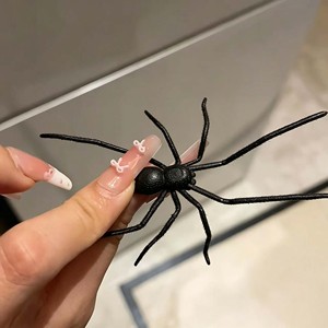 Imanes de nevera personalizados de arañas realistas 3D, pegatinas de tarántula de goma negra y marrón para refrigerador, decoración de broma de Halloween, regalo para fiestas - Product Image 2