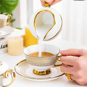 Conjunto de chá cerâmico com aro dourado, bule para café cerâmico de porcelana à tarde