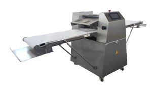 Laminoir <span class=keywords><strong>professionnel</strong></span> pour boulangerie, processus de laminage automatisé, laminoir <span class=keywords><strong>à</strong></span> <span class=keywords><strong>pâte</strong></span> robuste, contrôle de la vitesse et réglage de la pression - Product Image 4