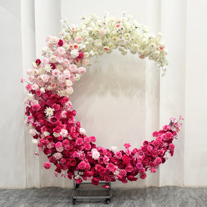Arco de Propuesta Romántico en Forma de Luna con Flores en Capas 3D y Adornos de Flores Artificiales Mixtas en Rojo y Blanco - Product Image 1