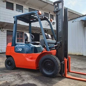 Chariot élévateur diesel Toyota d'occasion FD30 3 tonnes 2/3 étages Fabriqué au Japon Testé et inspecté 4300KG - Product Image 4