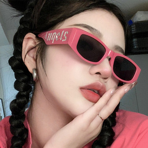 FF885 レディース メンズ レターチャンキーフレームサングラス ヴィンテージ トレンド サングラス レトロ レクタングルサングラス - Product Image 2