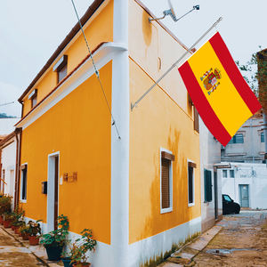 Drapeau de l'<span class=keywords><strong>Espagne</strong></span> Drapeau national personnalisé de tous les pays 3x5 FT Fibre de polyester suspendue pour l'extérieur Livraison rapide et personnalisée - Product Image 4