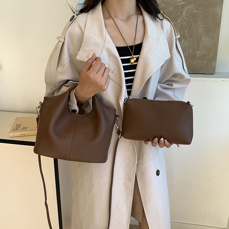 สีน้ำตาล