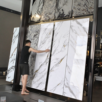 Panneau mural UV extérieur en marbre 3D Design doré Surface étanche Installation facile Panneau mural Feuille de marbre PVC Uv