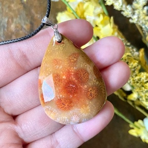 Grosir liontin kristal batu alam giok karang kuning merah liontin kristal batu akik kerajinan kristal lainnya untuk dipakai - Product Image 1