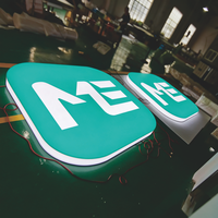 Enseigne lumineuse LED en métal aluminium, logo personnalisé, enseigne 3D en relief, rétroéclairée, suspendue, étanche, boîte à lumière pour vitrine commerciale