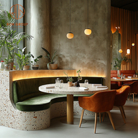 Ensemble de mobilier de restaurant, café et bar : banquette demi-circulaire incurvée, chaise, canapé, table