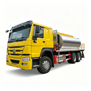 Camion pulvérisateur de bitume professionnel de moyenne capacité avec réservoir isolé et contrôle automatique du pulvérisation pour la construction de routes en asphalte - Product Image 1