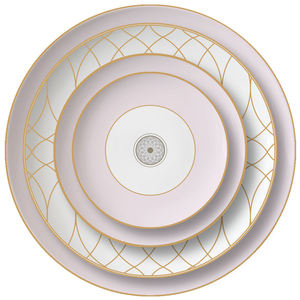 Lots de Vaisselle <span class=keywords><strong>Rose</strong></span> à Bordure Dorée Marocaine en Porcelaine de Luxe Durable pour Événements et Fêtes - Product Image 1