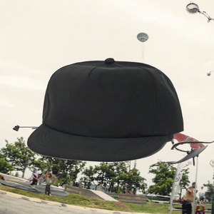 Gorra Snapback Negra de 5 Paneles, Sin Estructura, Visera Corta, Perfil Bajo, Poliéster, Ajustable, Casual, Unisex, para Adultos, Rendimiento, Aire Libre - Product Image 5