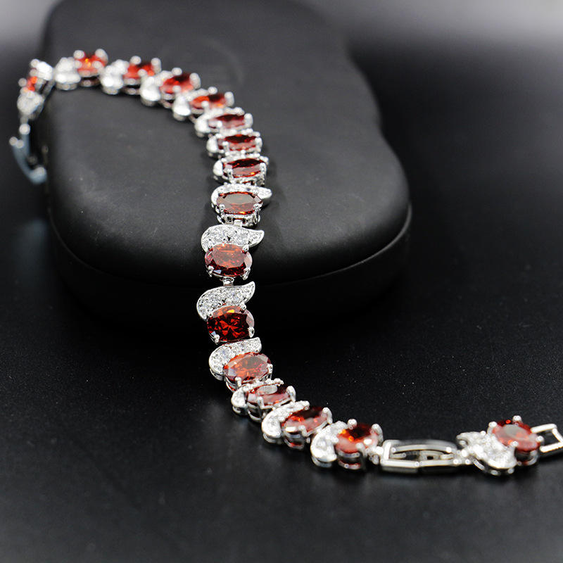 สีแดงโกเมน