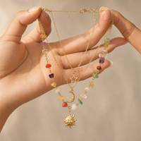 Nouveau collier superposé avec pendentif lune en pierres irrégulières pour femme, style vacances, perles