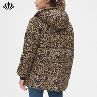Veste matelassée personnalisée à imprimé léopard avec capuche Veste d'hiver pour femmes en polyester recyclé résistant à l'eau
