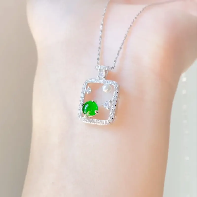 Natuurlijk Een Jadeite Cabochon S925 Zilver Ingelegde Parfum Fles Hanger Prachtige Mode Vrouwen Cadeau Sieraden Ketting Cadeau