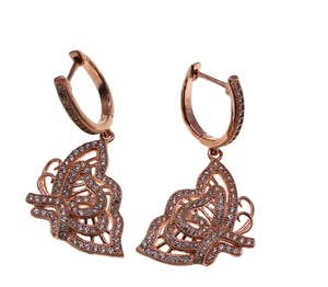 Femmes coréennes mode doux joker simple boucles d'oreilles vent doux givré alliage papillon boucles d'oreilles - Product Image 1