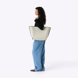 Bolsa de Mano de Lona Crema con Detalles en Cuero, Gran Capacidad, Estilo Minimalista, para Compras, Diseño Personalizado, Venta al Por Mayor, BSCI - Product Image 4