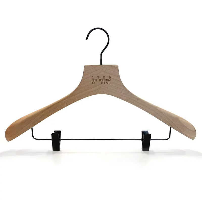 Vendita calda cappotto di marca di lusso personalizzato appendiabiti in legno appendiabiti in legno di frassino per abbigliamento con clip