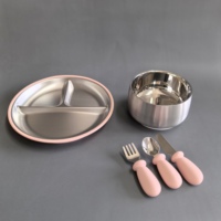 Assiette pour enfants en acier inoxydable 304 sans BPA, compatible lave-vaisselle, avec compartiments, et ensemble d'alimentation personnalisé en silicone pour bébé avec manchons amovibles en silicone