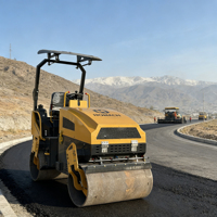 Rouleau compresseur professionnel et machine à compacter - Mini-compacteur pour projets de construction et de pavage