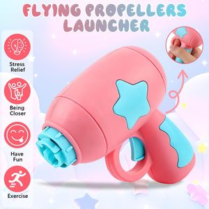 Juguete Interactivo Luminoso para Mascotas al Aire Libre: Libélula de Bambú Giratoria con Luz Intermitente y Catapulta para Gatos, Juguete de Lanzamiento con Vuelo Colorido - Product Image 3