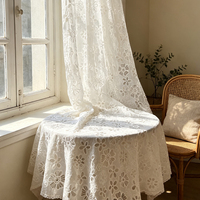 Tissu en polyester sergé brodé de dentelle florale ajourée découpée au laser pour vêtements et robes