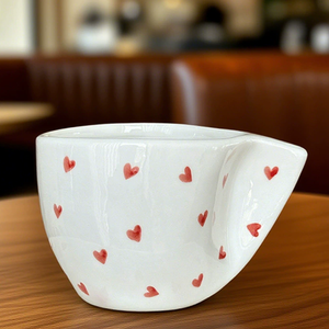 Taza Irregular creativa de nicho Taza de café de cerámica con corazón pintado a mano - Product Image 3