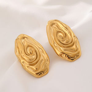 Pendientes de Aro de Acero Inoxidable con Flores Personalizadas de Alta Calidad, Chapados en Oro, Diseño Hueco, Juego de Joyería Resistente al Agua - Product Image 1