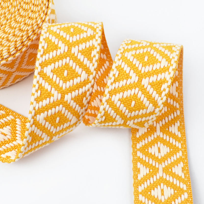 สีเหลือง