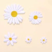 Patch brodé Cœur Fleur Étoile pour Chapeau Sac Décoration DIY Accessoires Vestimentaires Écussons Thermocollants