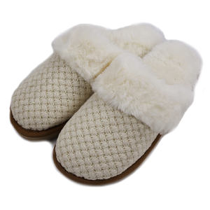 <span class=keywords><strong>2020</strong></span> moda invierno cálido Fuzzy acogedor dama calzado para el interior del hogar <span class=keywords><strong>casa</strong></span> <span class=keywords><strong>zapatillas</strong></span> para <span class=keywords><strong>mujer</strong></span> - Product Image 2