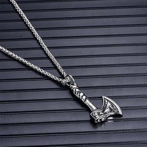 Collar Vintage para Hombre con Colgante de Hacha Vikinga y Lobo Celta, Estilo Ragnar Lothbrok - Product Image 2