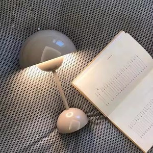 Lampe de table moderne portable sans fil rechargeable 3 couleurs LED tactile pour la décoration de la maison et de la chambre couleur bleue - Product Image 5