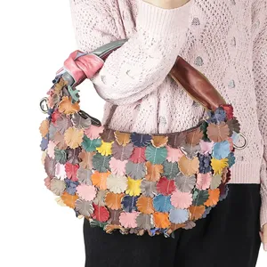 กระเป๋าถือหนังแท้ AndoBag ขนาดใหญ่ ตกแต่งด้วยการเย็บสีสันลายดอกไม้ กระเป๋าสะพายข้างสไตล์วินเทจสำหรับผู้หญิง รุ่น 3110 - Product Image 6