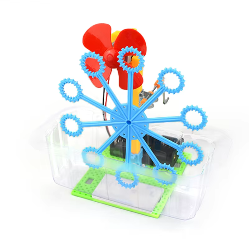 Hand-cranked bubble machine