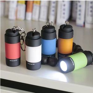 Mini lámpara de linterna <span class=keywords><strong>LED</strong></span>, interruptor giratorio, USB, recargable, impermeable, llavero de bolsillo, logotipo personalizado, venta al por mayor, uso de emergencia para acampar - Product Image 2