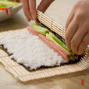 Estera enrollable de bambú verde para <span class=keywords><strong>Sushi</strong></span>, rodillo de <span class=keywords><strong>Sushi</strong></span> de tejido duradero para cocina, estera de <span class=keywords><strong>Sushi</strong></span> de bambú de etiqueta privada con embalaje - Product Image 3