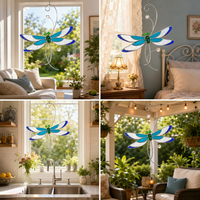 Attrape-soleil libellule Art déco artisanal vitrail avec accents de cristal décoration de fenêtre sur le thème de la nature pour la maison ou le cadeau