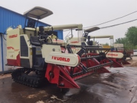 Vente directe Moissonneuse-batteuse d'occasion FMWorld RUILONG PLUS ++ MAX de grande capacité 4LZ-7.0P à bas prix