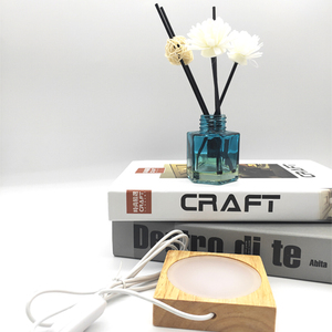 Base lumineuse en bois à LED avec <span class=keywords><strong>dessous</strong></span> de <span class=keywords><strong>verre</strong></span>, présentoir pour boissons, support en bois, pour images des artistes en <span class=keywords><strong>verre</strong></span> de cristal - Product Image 2