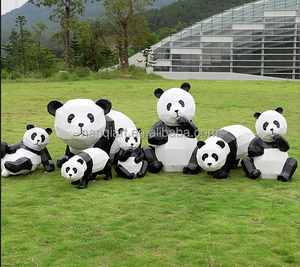 Statua di Panda Realistica a Grandezza Naturale in Resina di Alta Qualità, Artigianale e Personalizzata per Giardino - Product Image 5