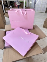 Sacs en papier classiques personnalisés 2025 pour vêtements, accessoires de mode, avec logo ruban, cadeau d'entreprise ou personnel pour chaussures, chaussettes, fourrures