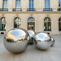 Grande sphère gonflable métallique brillante suspendue pour la décoration d'événements, de centres commerciaux et de mariages
