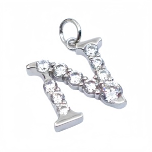 จี้ตัวอักษรเงินแท้ 925 รุ่นคลาสสิกจาก UM Jewelry สำหรับผู้หญิง เด็ก ของขวัญวันครบรอบ วันแต่งงาน และโอกาสพิเศษต่างๆ - Product Image 3