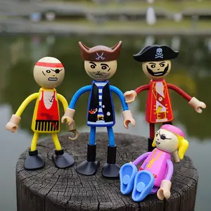 Nouvelle arrivée mini poupée pirate en bois de dessin animé miniature poupée marionnette en bois pour maison de poupée (environ 7-9 cm de haut)