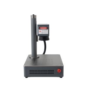 เครื่องทำเครื่องหมายเลเซอร์ไฟเบอร์โลหะขั้นต่ำ20W พร้อมโรตารี่สำหรับแกะสลักชื่อการ์ดรองรับรูปแบบกราฟิก DXF BMP Ai - Product Image 5