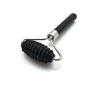 Rouleau de massage Gua Sha en obsidienne de haute qualité Logo personnalisé Masseur de visage en verre naturel avec boîte Rouleau de jade de qualité supérieure Guasha - Product Image 5