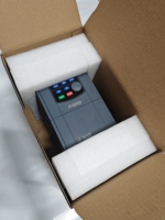 Variateur de fréquence (VFD) RIQNO série A800 5,5 kW monophasé vers triphasé pour pompe solaire