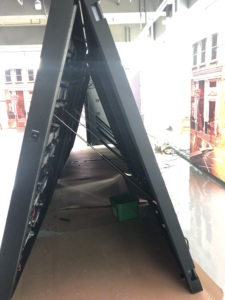 Tùy chỉnh p2.5 lật đôi mặt <span class=keywords><strong>LED</strong></span> hiển thị bảng điều khiển Tường Ngoài Trời phía trước mở màn hình tủ <span class=keywords><strong>LED</strong></span> cho cửa hàng bán lẻ trung tâm mua sắm - Product Image 4